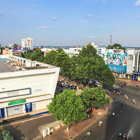 Khach San Hong Kong Hotel Buon Ma Thuot Exterior photo