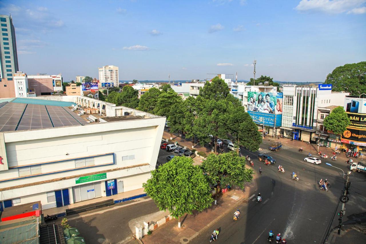 Khach San Hong Kong Hotel Buon Ma Thuot Exterior photo