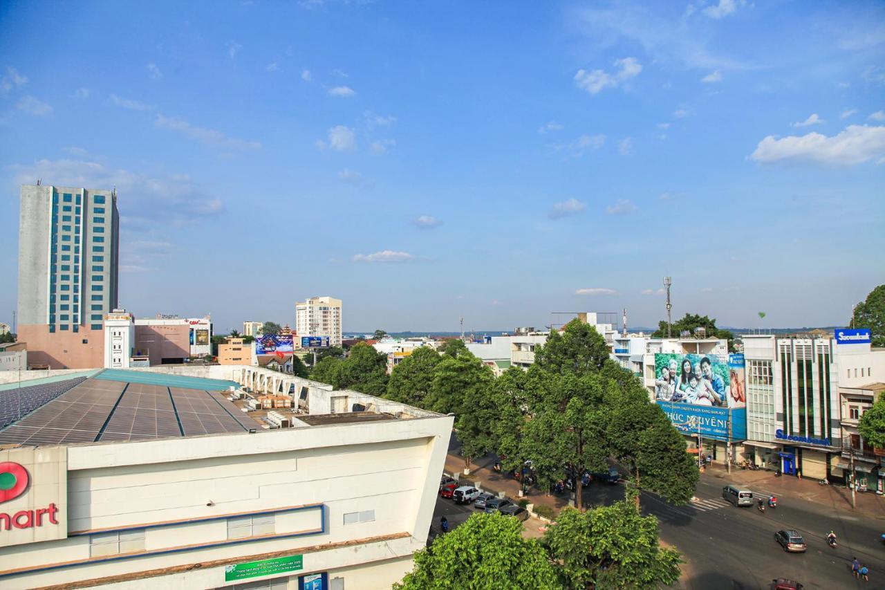 Khach San Hong Kong Hotel Buon Ma Thuot Exterior photo