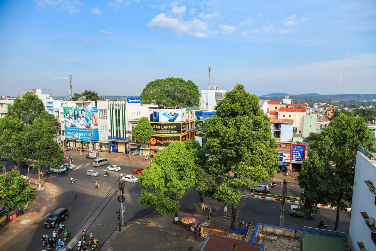 Khach San Hong Kong Hotel Buon Ma Thuot Exterior photo